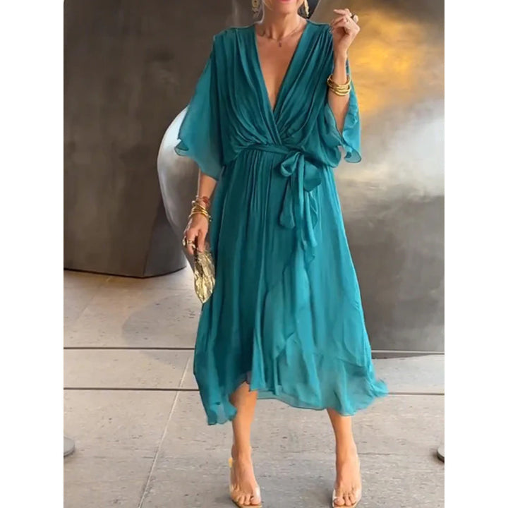 Emilie - Chiffon-kjole med V-hals